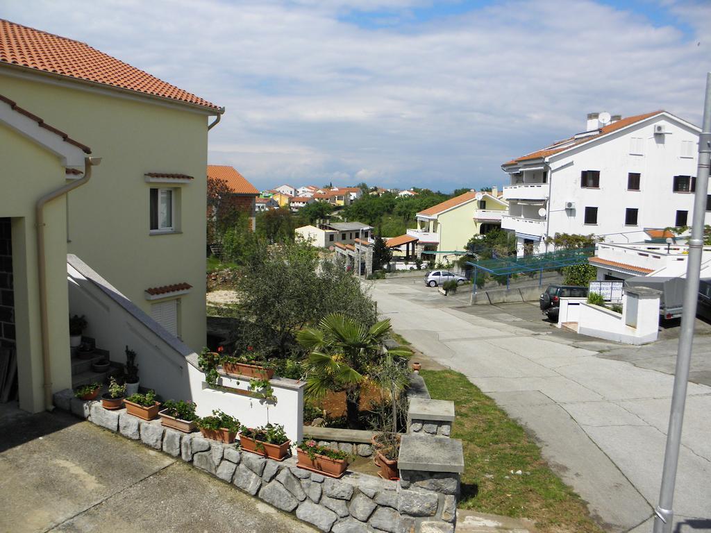 Apartments Njivice Bajcic エクステリア 写真