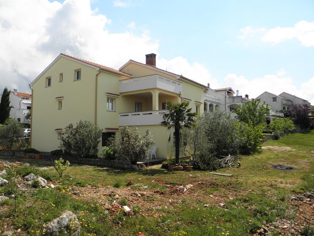 Apartments Njivice Bajcic エクステリア 写真